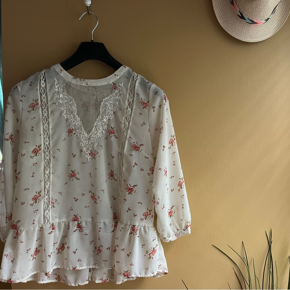 ‘Pins and Needles’ Flowy Floral Shirt With Lace Detail, Size Small